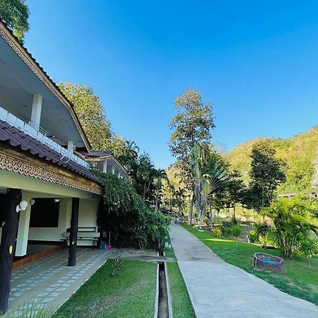 Baan Rim Kwai Paerimnam Resort Канчанабури Екстериор снимка